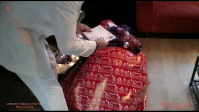 Nanay, nakuha nako ang akong regalo sa Pasko nga balhiboon nga blonde mommy bitch nga adunay dako nga asno nga nabuang sa manok