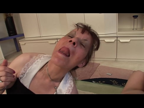 ❤️ Duha ka lola ug usa ka apohan adunay tulo ka lalaki ❤❌ Porn video sa amon ❌