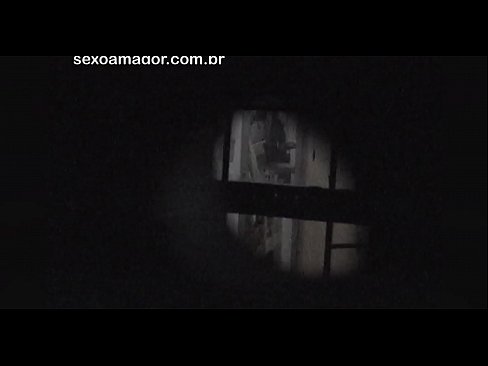 ❤️ Si Blondie sekretong nakuhaan og video sa usa ka voyeur sa kasilinganan nga gitago sa luyo sa mga haw-ang nga tisa ❤❌ Porn video sa amon ❌